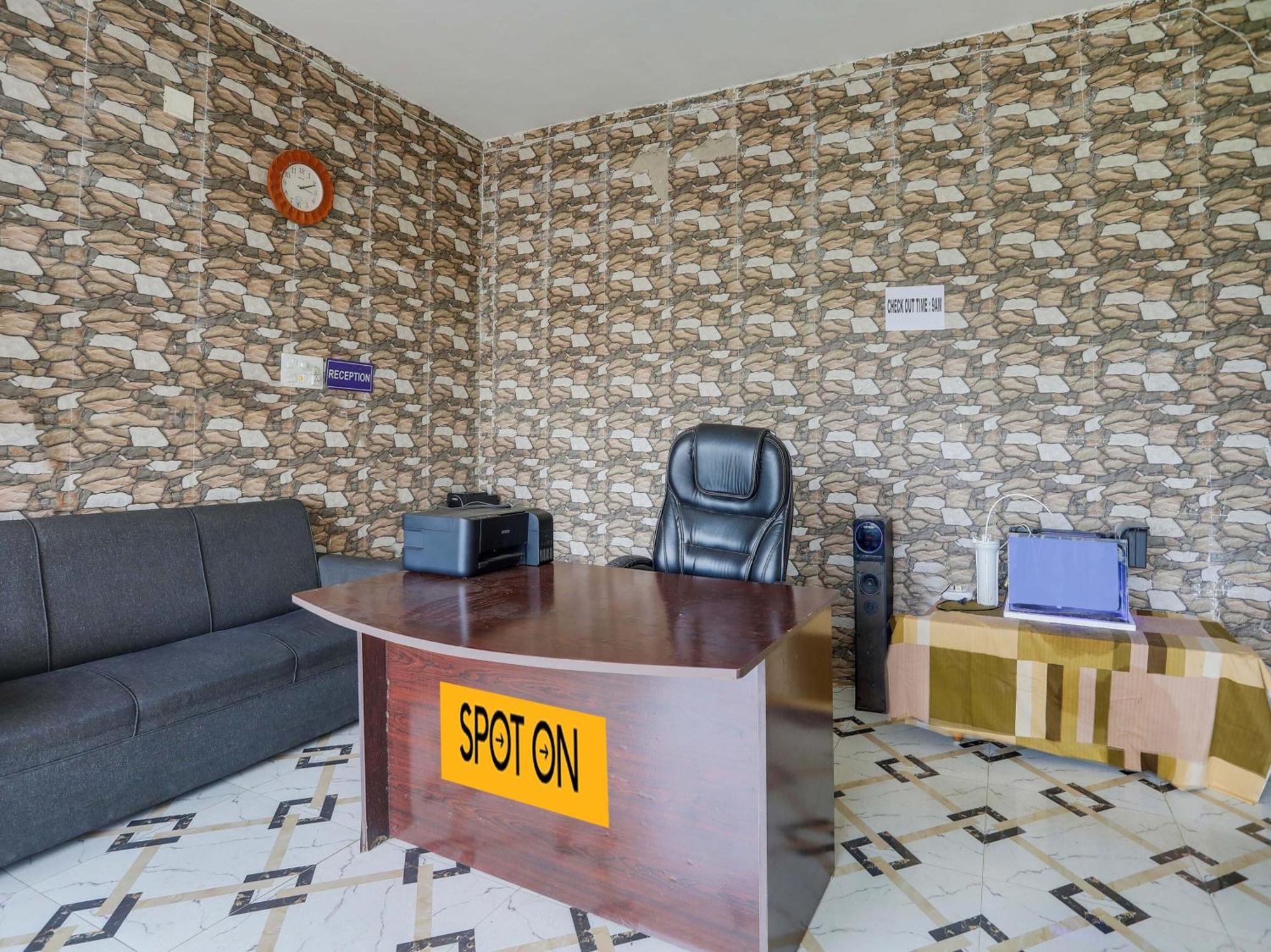 Hotel O Mountain View Lodge And Guest House Janla Bagian luar foto
